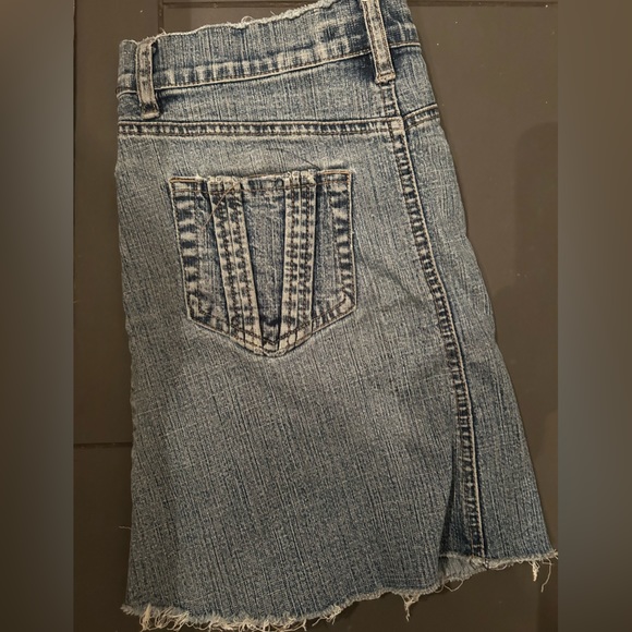💫DKNY Y2K Denim Mini skirt. RARE FIND - Picture 4 of 4